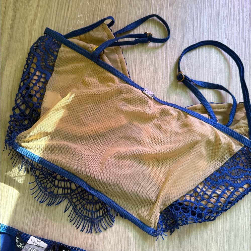 For love and lemons skivvies Bralette and undies lingerie size small - Picture 7 of 13